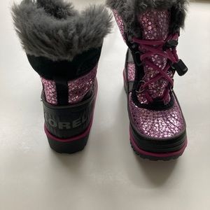 Girls sorel boots size 10
